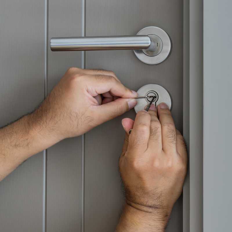 Apertura de puertas en Azkoitia